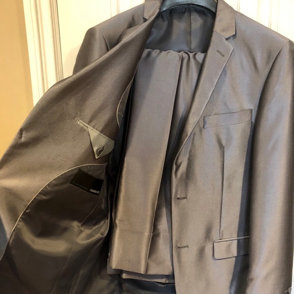 Ferrecci Men’s Two Piece Charcoal Grey Suit - Picture 3 of 7